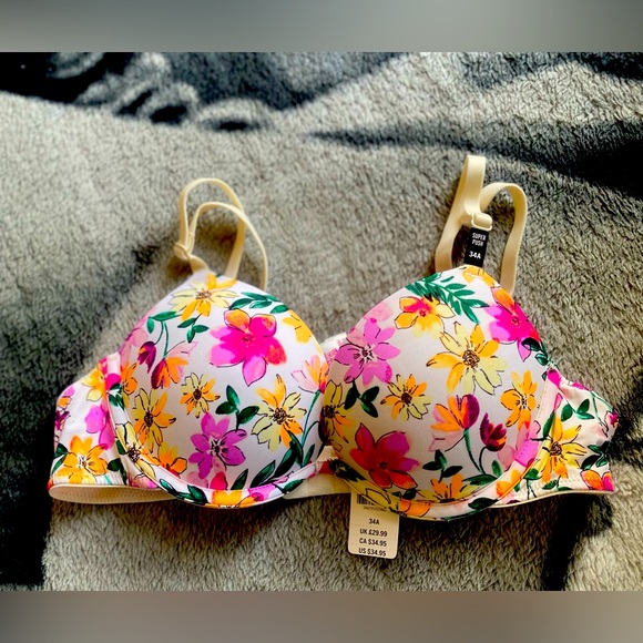 Victoria’s Secret set - Picture 3 of 3